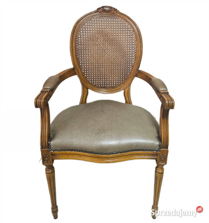 Stylowy pięknie zdobiony fotel KLASYKA Pszczyna