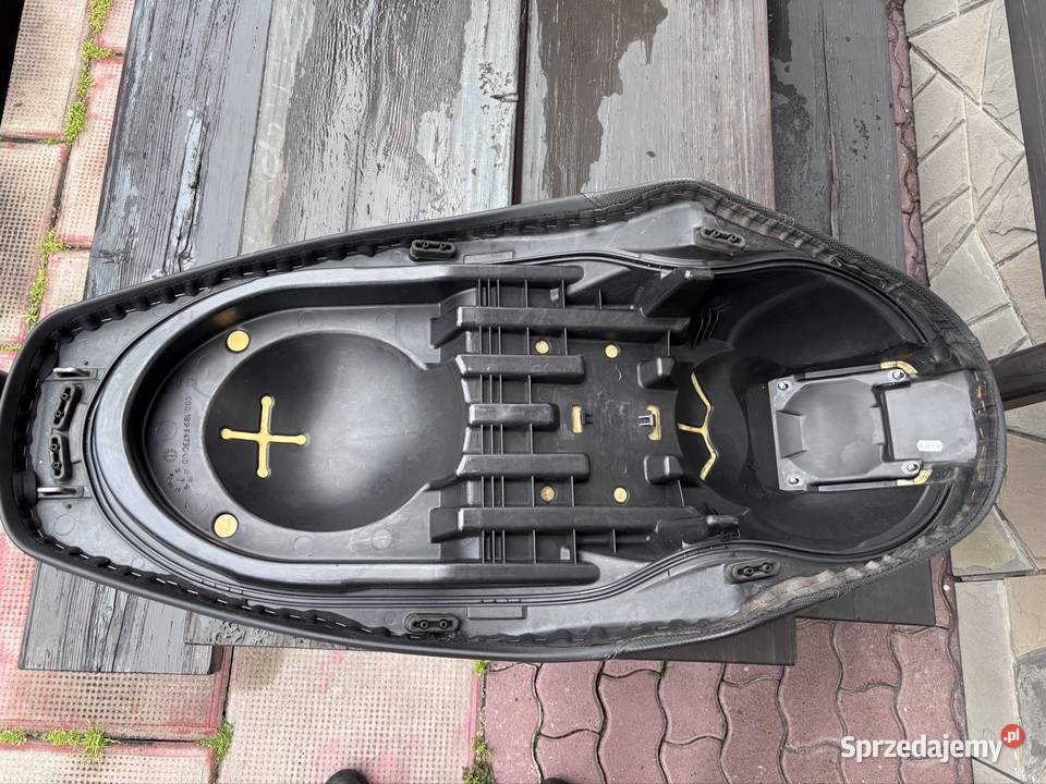 Yamaha XMax kanapa 0609 Fotele i kanapy
