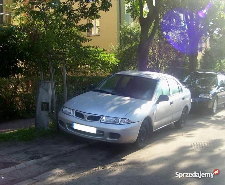 Mitsubishi Carisma 1997 r srebrna mazowieckie Zielonka