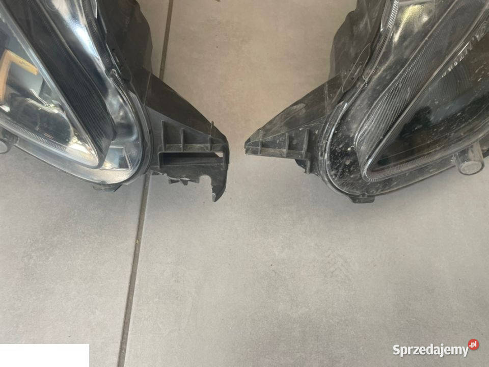 Peugeot 2008 lift reflektor przód L R
