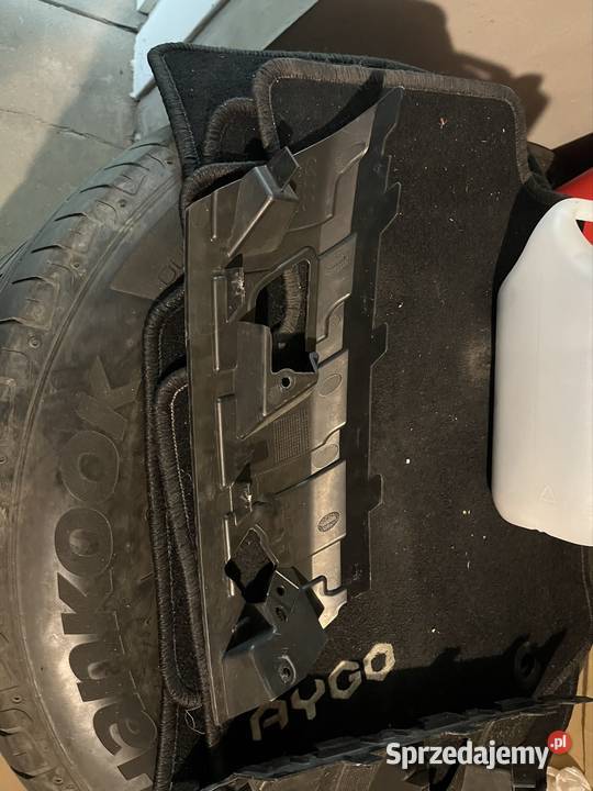 Audi Q5 80A wzmocnienia zderzaka pod lampy łódzkie Bełchatów