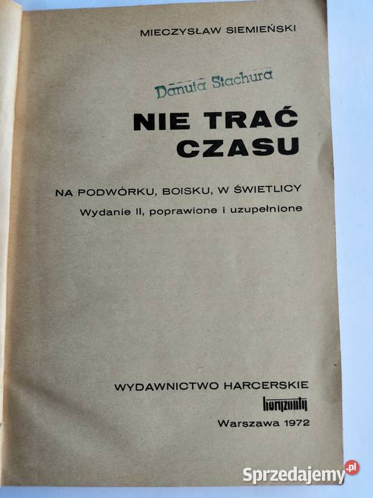 Nie trać czasu na podwórku boisku w świetlicy Książki dla dzieci Gdynia