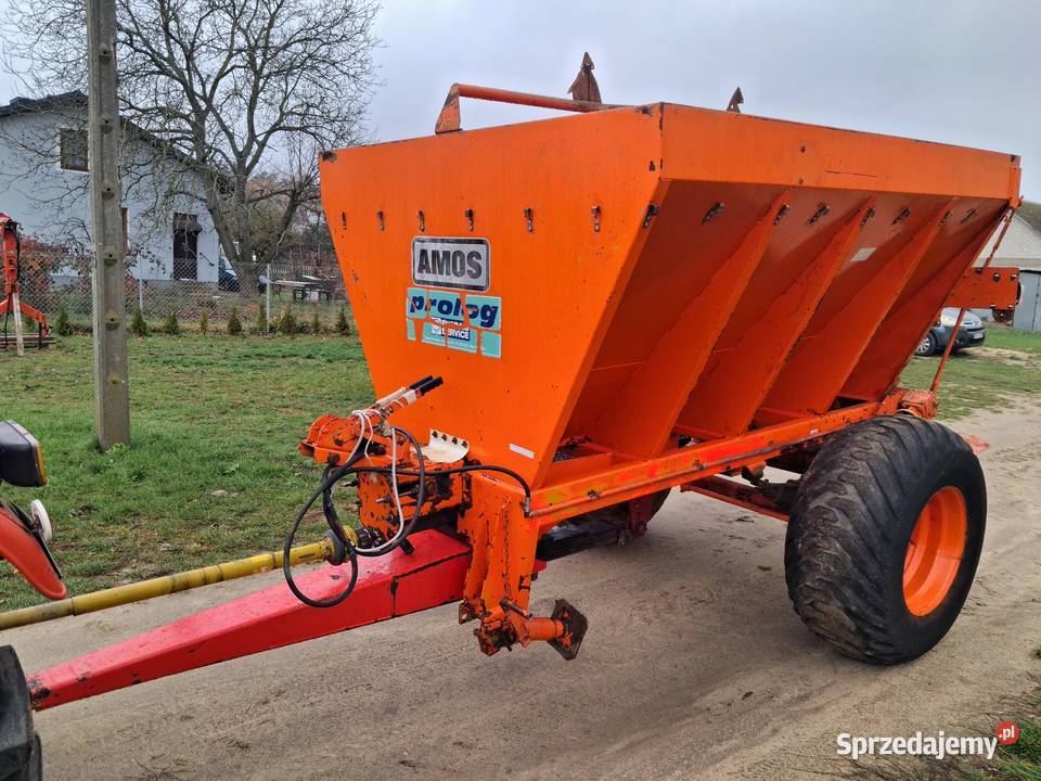 Rozsiewacz do nawozów i wapna RCW Zbuczyn