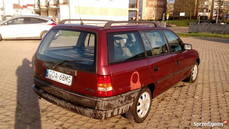 Opel Astra F Kombi 16 CLUB 1994r OC 032018r PT