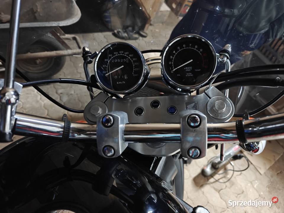 Honda VF 750 Magna chopper