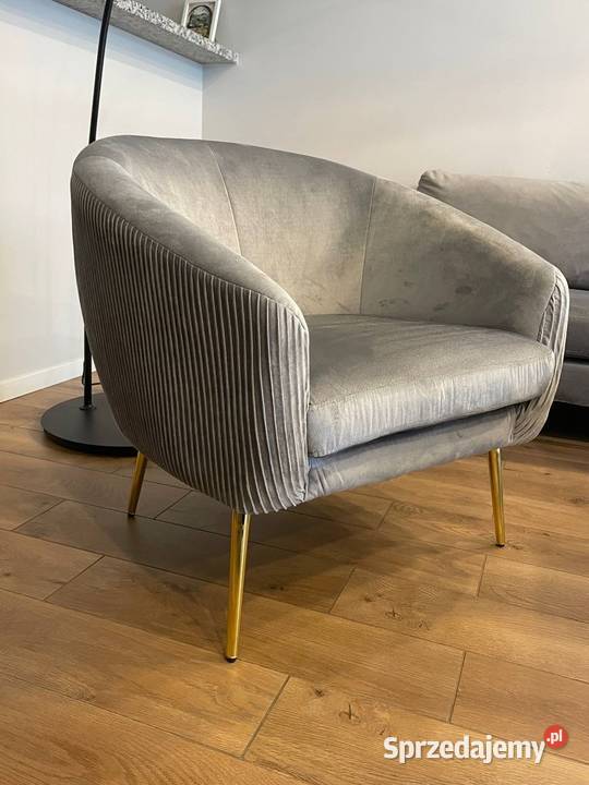 Elegancki zestaw sofa fotel w jasnoszarym Sofy i kanapy sprzedam