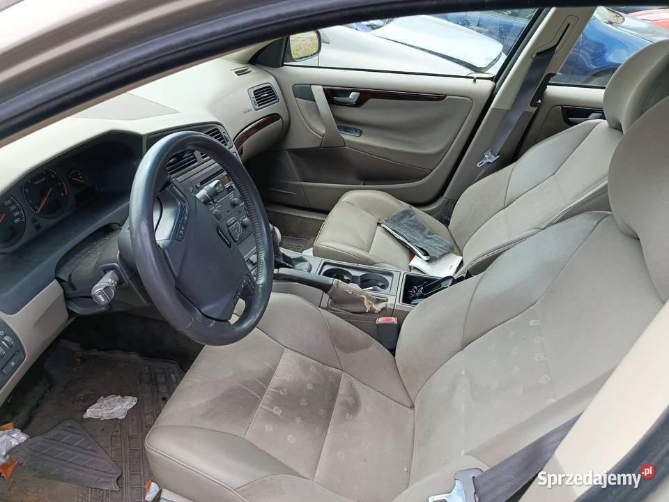 Volvo V70 24 2001 r dawca części Samochody na części