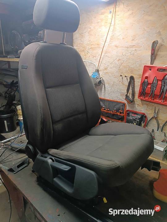Audi A4 B7 fotele przednie komplet sprzedam
