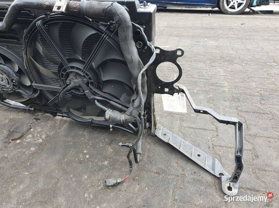 PAS PRZEDNI AUDI A8 D2 CHŁODNICA WODY Lipno