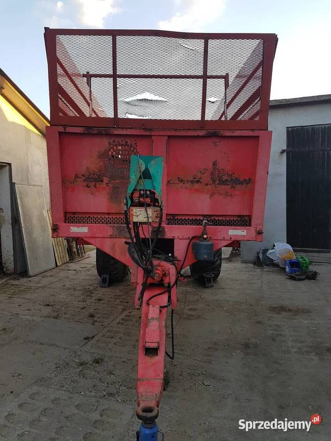 Przyczepa objętościowa rozrzutnik obornika Grodzeń