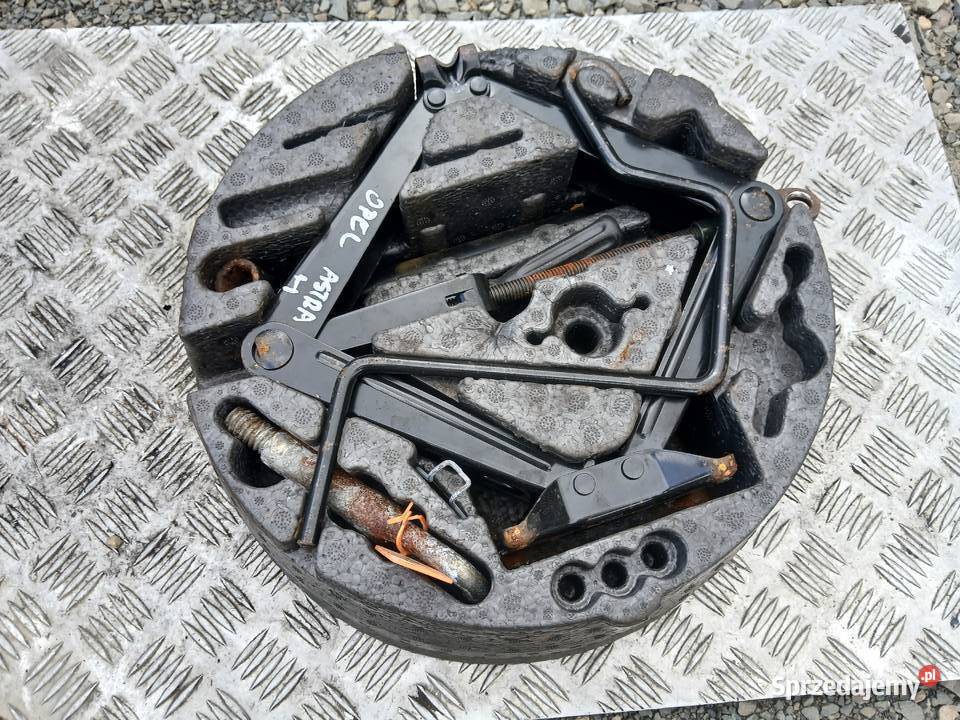 Zestaw naprawczy lewarek klucz Opel Astra H osobowe Pozostałe Radłów sprzedam
