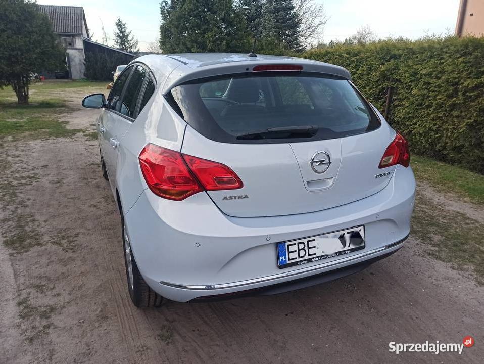 Opel Astra J 14 Oryginalny lakier Zadbana Bełchatów