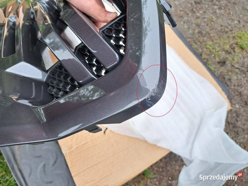 Atrapa chłodnicy JB3B8350B Atrapa Grill Ford
