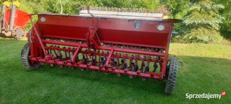 Siewnik Poznaniak na olejowej skrzyni bez grabek nieuszkodzony Siewniki i sadzarki Dębica