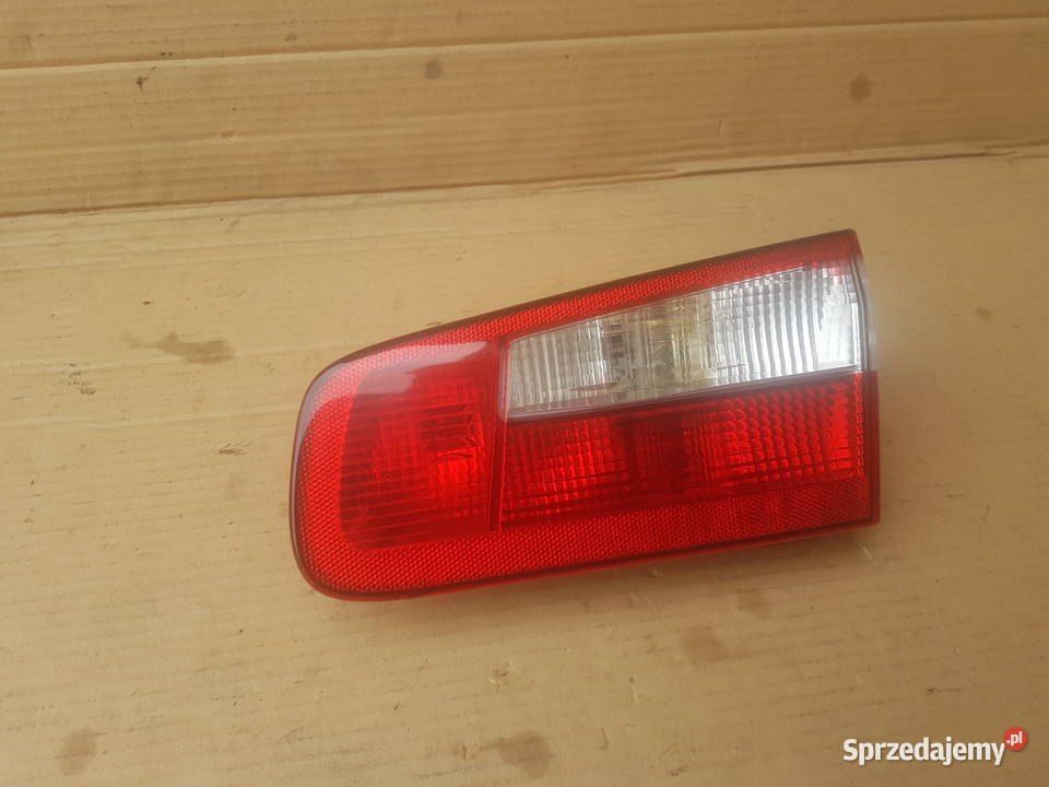 Renault Laguna 2 lampa tył tylna HATCHBECK lampy Uniwersalne