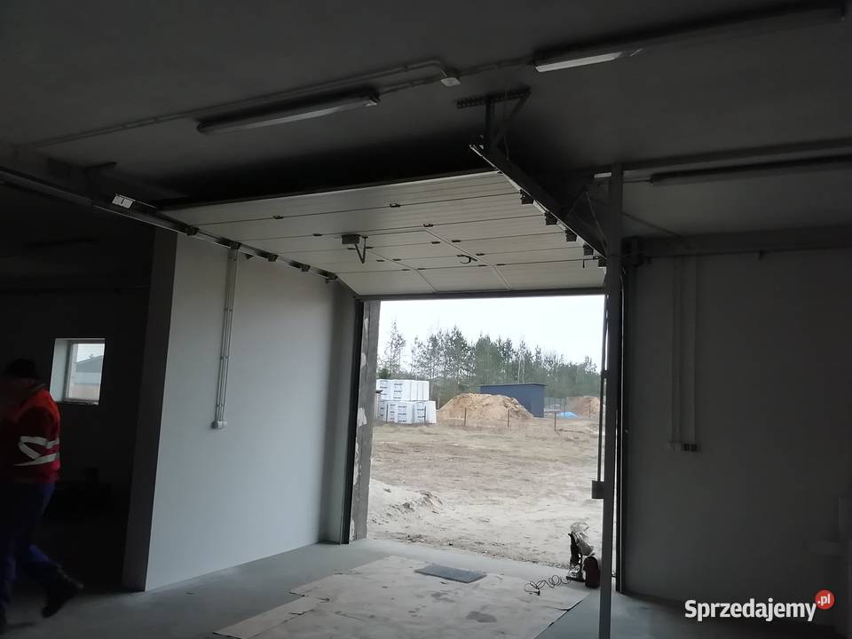 Sprzedam działkę z Budynkiem Gospodarczym Różan