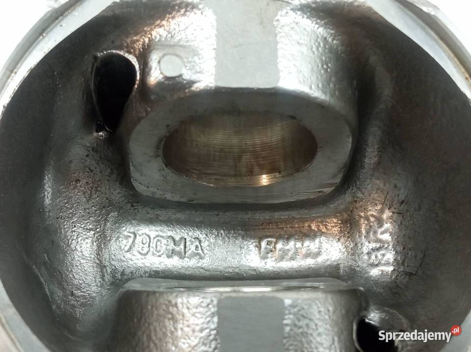 TŁOK 18R2 16 TDI 18R2 16 TDI Seat Altea I 2004