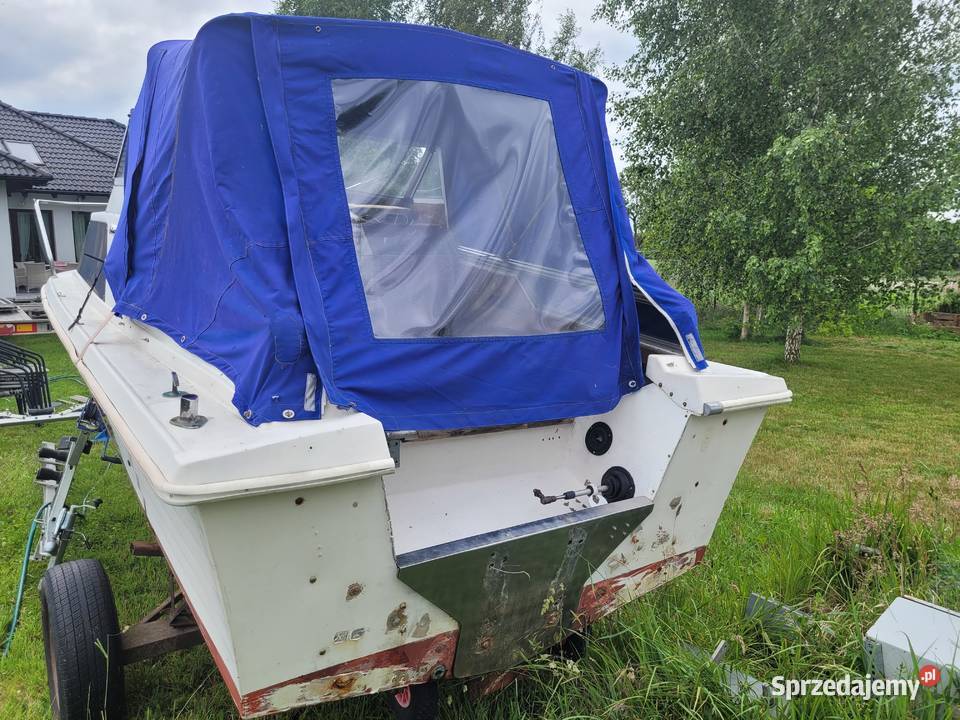 Szwedzka łódź kabinowa duża lekka 520 Oborniki