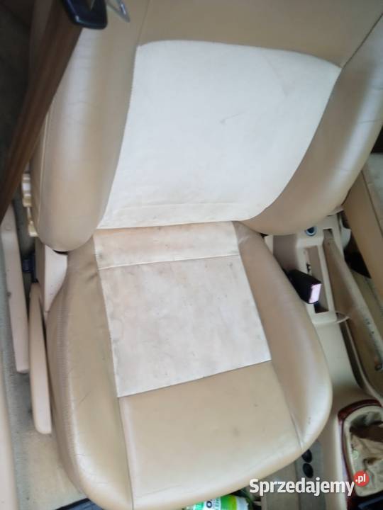 Wnętrze fotele skórzane Skoda Octavia Laurin osobowe Przemyśl