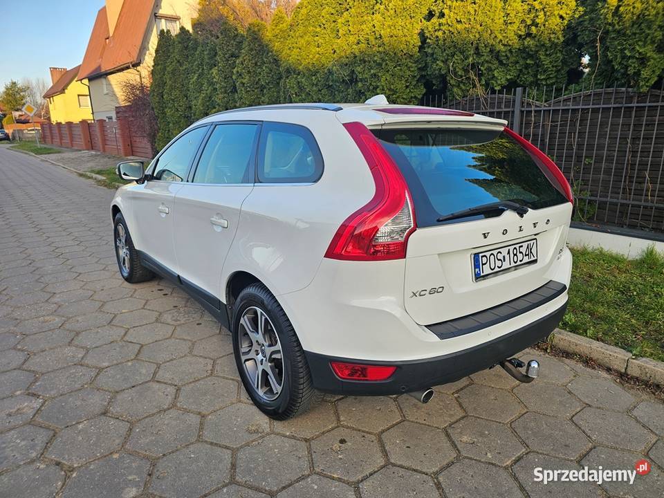 Volvo XC 60 24 D5 215 AWD 2012 r Bogate przyciemniane szyby