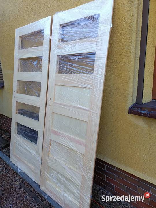 drzwi sosnowe prawdziwe drewniane