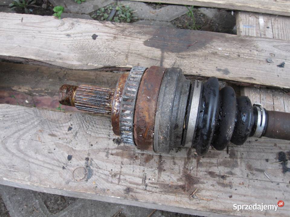 BMW E82 20 D 11r półoś lewa tył