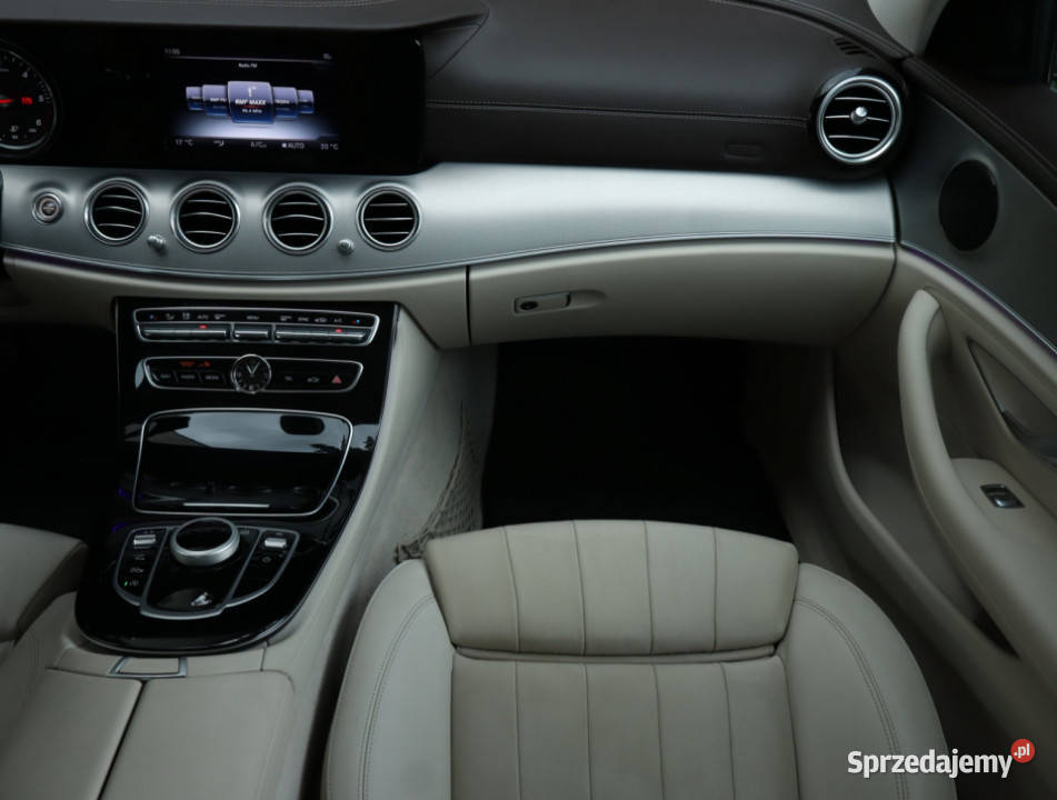 Mercedes E E 220 d skórzana tapicerka Piaseczno