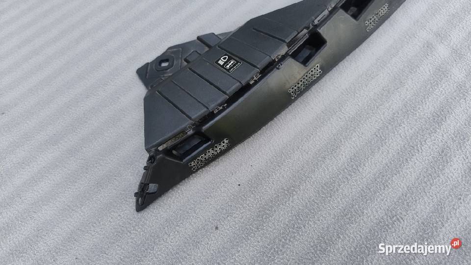 Mercedes GLA prawy przód ślizg zderzaka oryginał osobowe Części samochodowe Obrzycko