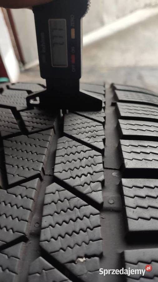 4 opony zimowe 2454020 Continentak z 2021r nowe Ozorków