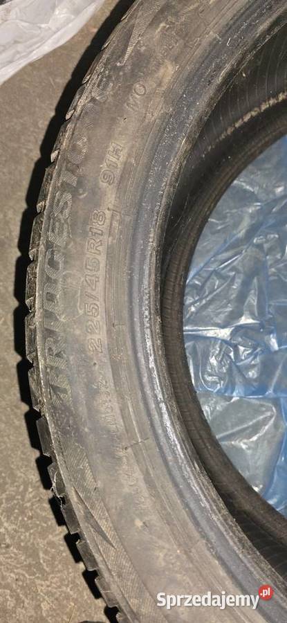 Opony zimowe Bridgestone 22545 R18 Uniejów
