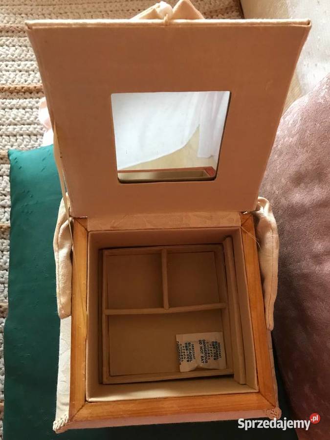Szkatułka na biżuterię drewniana pokrycie lubuskie