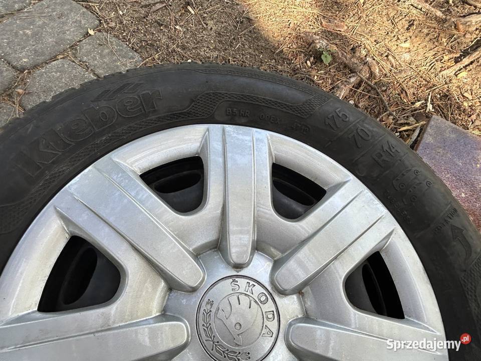 Felgi stalowe z oponami plus kołpaki Skoda 4 Stara Wieś sprzedam
