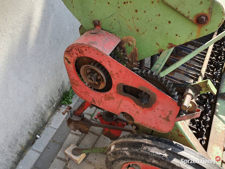 Siewnik ziarnowy Hassia 2m A J Troester DES 200 Iwiny