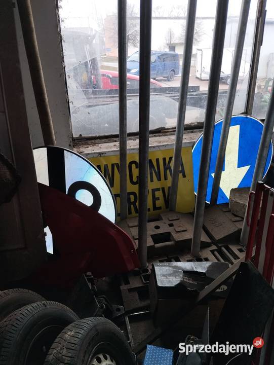 Znaki drogowe A14 A30 B33 B34 C10 T3 T2 Stąporków