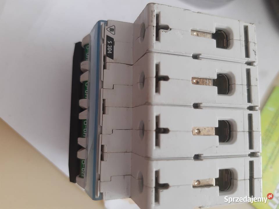 Wyłącznik Legrand S304 C 10 Produkcja śląskie Lelów