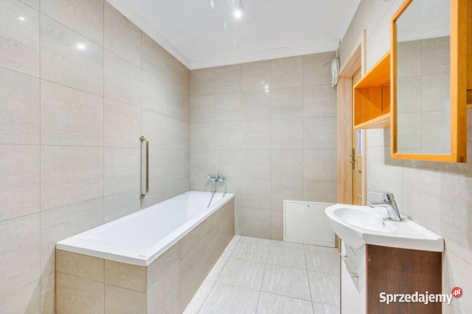 sprzedaży mieszkania Reda 51m2 3pokojowe