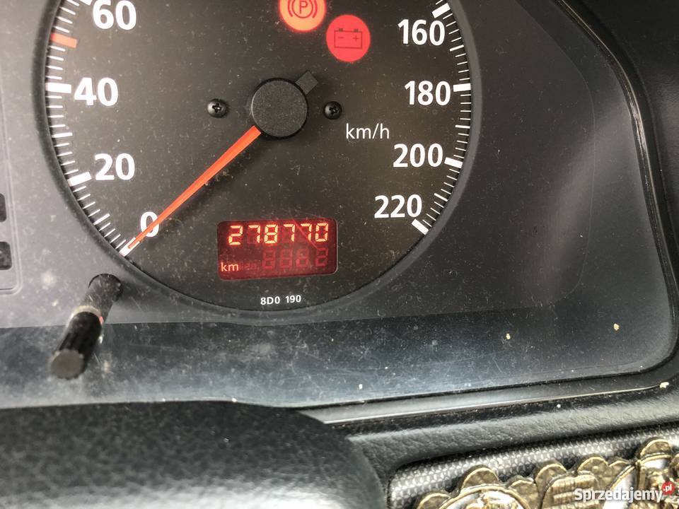 Audi A4 B5 19 tdi kombi srebrny Siestrzeń