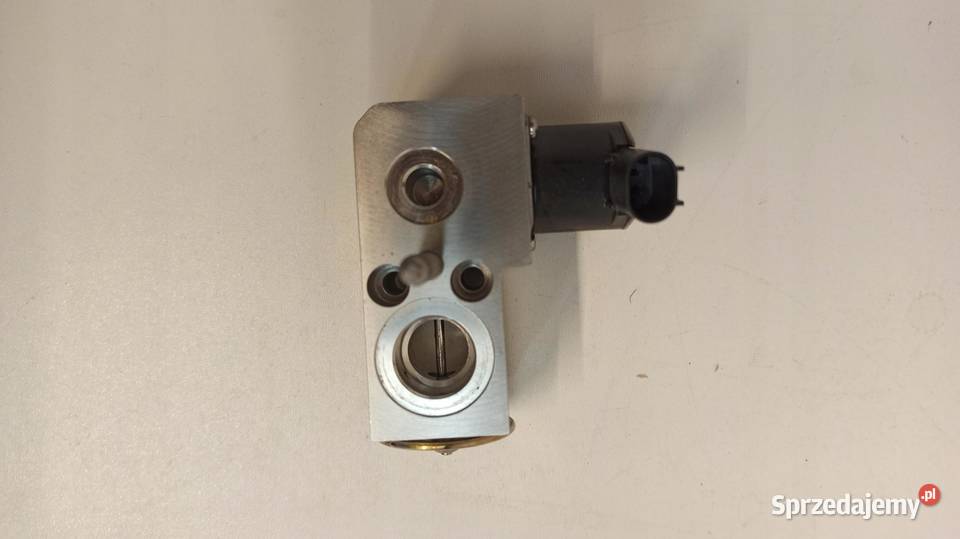 ZAWÓR ROZPRĘŻNY BMW G20 7951456