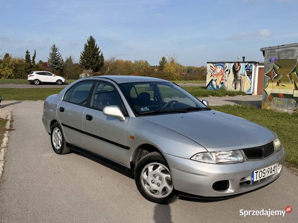 Mitsubishi Carisma 16 100 benzyna pierwszy 4/5 świętokrzyskie Ostrowiec Świętokrzyski