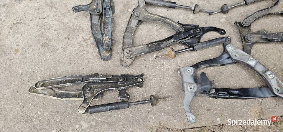 Zawias maski mercedes w202 2028800128 2028800228 Rok produkcji 1995 Zbąszyń