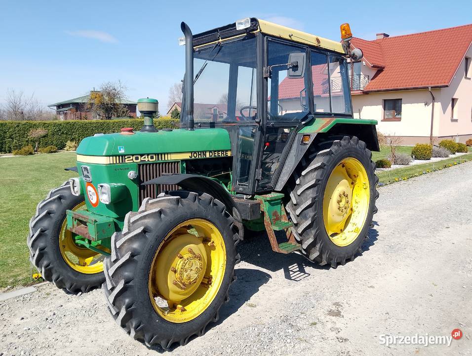 John Deere 2040