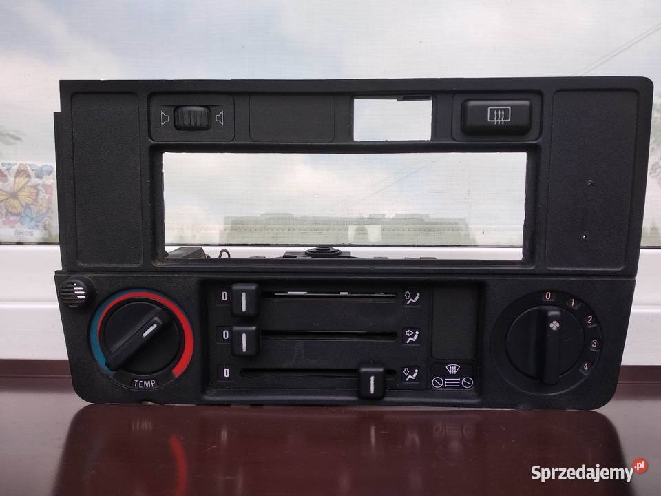 BMW E30 ramka środkowa panel sterowania nawiewem Sieradz