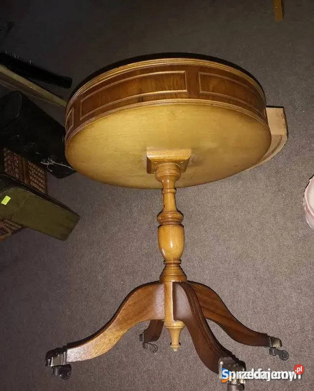 Wspaniały stolik Niciak Z skórką na blacie Gdańsk