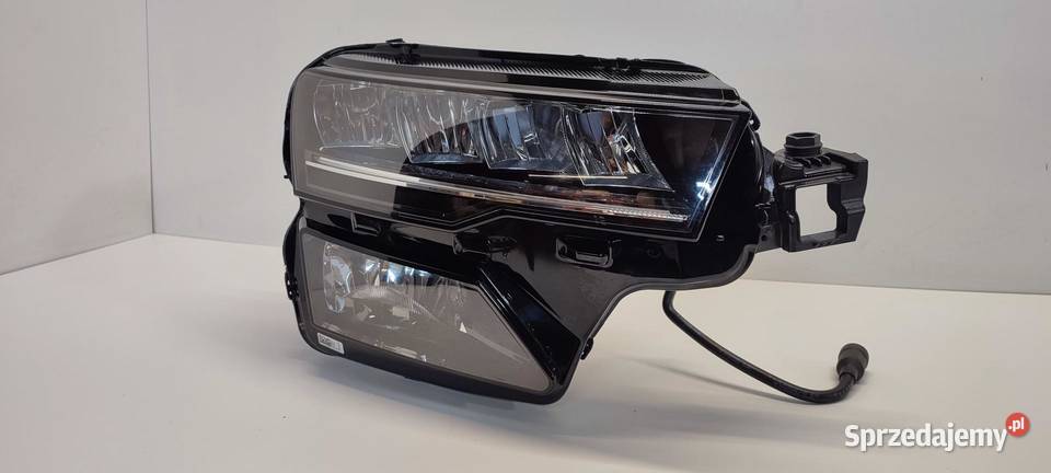 SKODA KAROQ LAMPA PRAWY PRZÓD ANGLIK RHD
