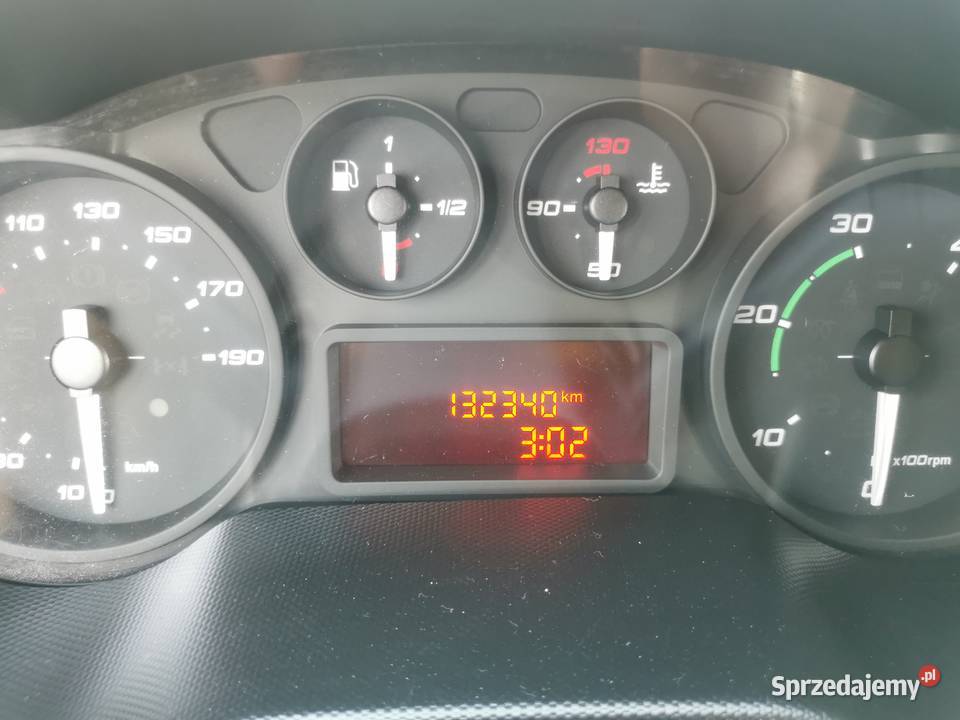 Iveco Daily 35C13 Brygadówka Klima 35130 Rok produkcji 2016 Książ Wielki sprzedam