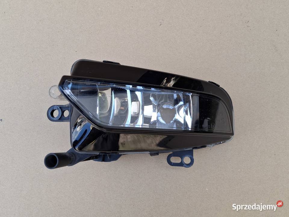 AUDI A3 8V HALOGEN LEWY LAMPA PRZECIWMGIELNA Bieleń