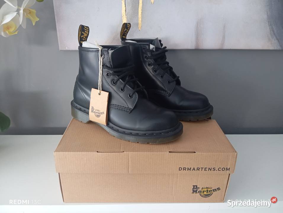 Dr Martens 101 Botki z 6 dziurkamiCzarny Dr. Martens Olszyna