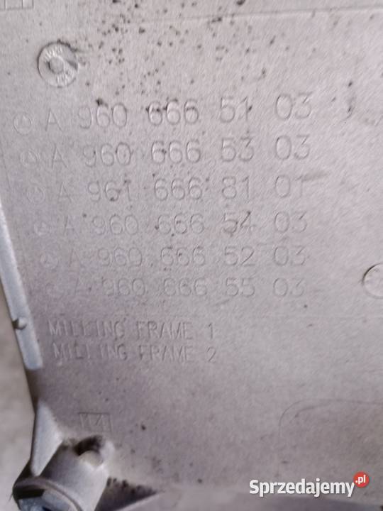 Prawy błotnik nadkole stopień Mercedes Actros