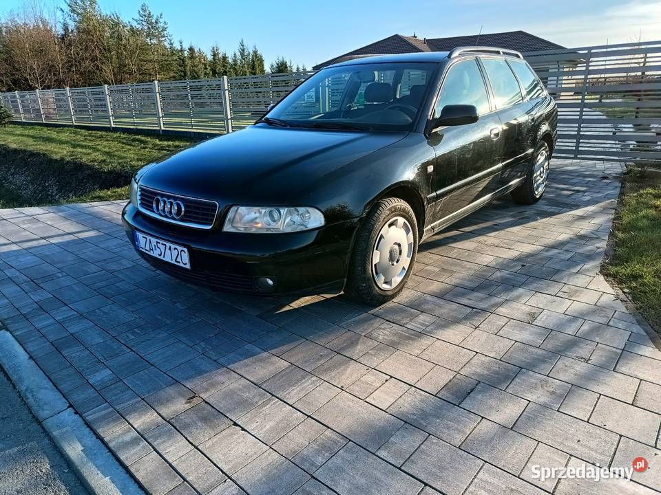 Audi A4 B5 LIFT 18 benzyna Avant ładny stan bez klimatyzacja A4 Zamość