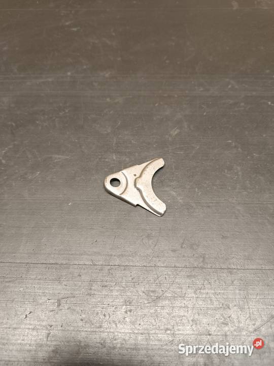 Blaszka zabezpieczenie uszczelniacza wału silnik Gołaczewy